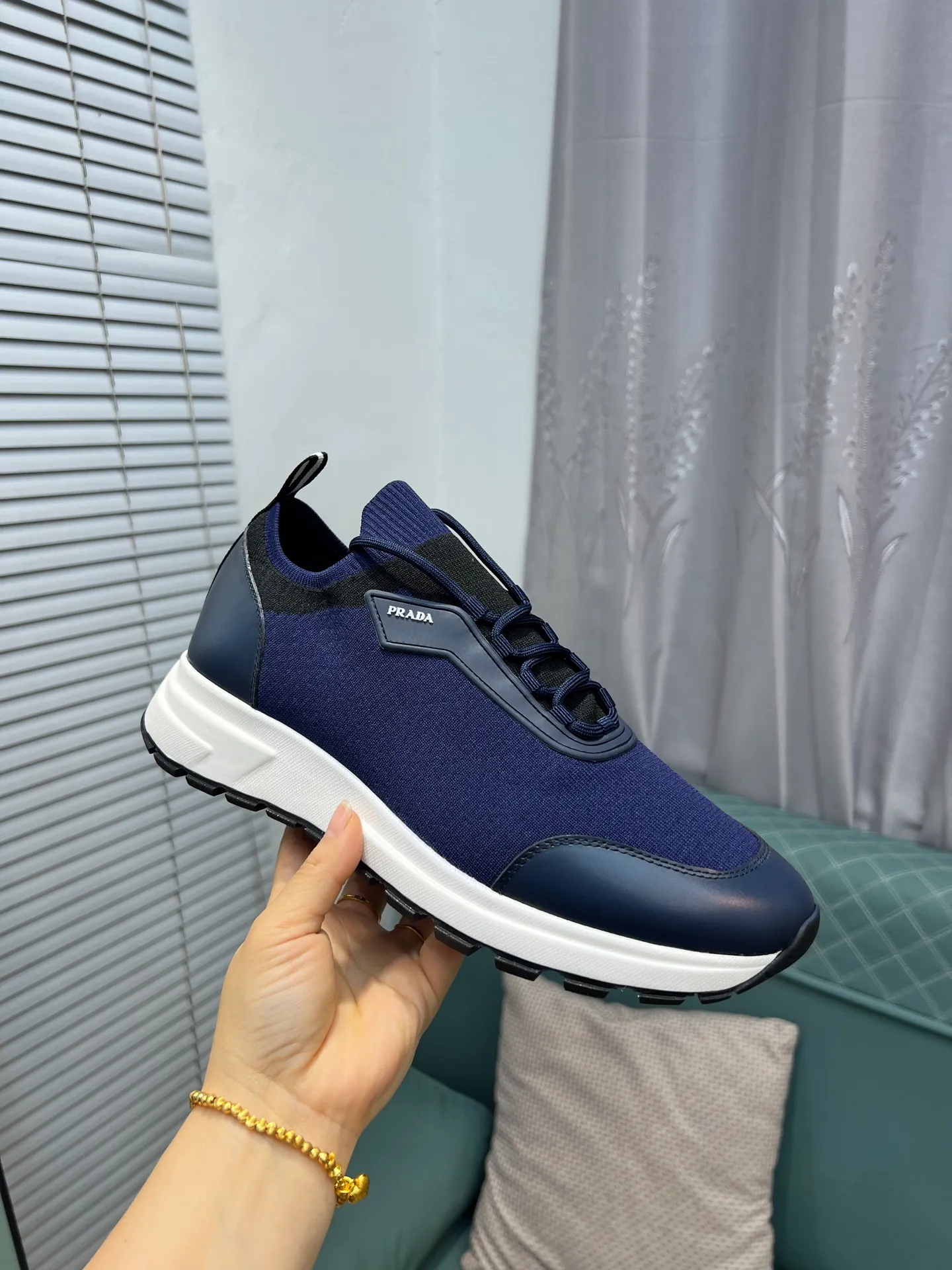 Men's shoes 💰500 PRADA "Prada" casual shoes Regular size: 38-44 (45 can be customized) Product material: Selected cowhide with fly weave material, genuine leather lining, original outsole